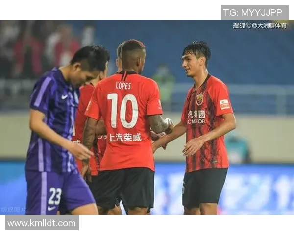 上港与建业激战正酣文字直播全程为您呈现精彩瞬间 上港与建业激战正酣文字直播全程为您呈现精彩瞬间