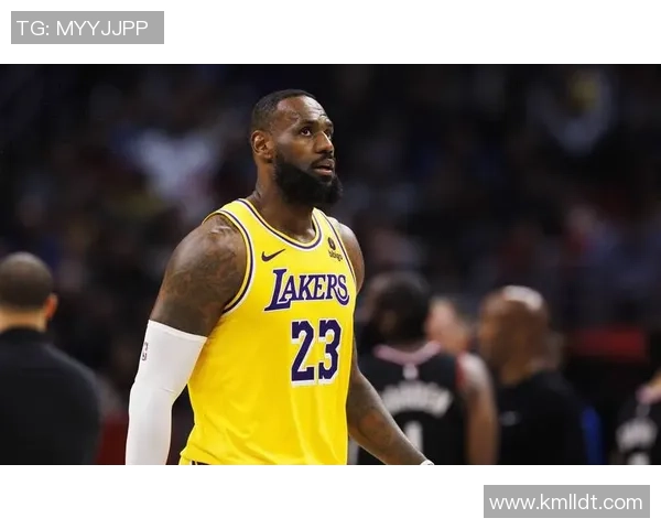 勒布朗詹姆斯的传奇生涯与篮球影响力探讨 勒布朗詹姆斯的传奇生涯与篮球影响力探讨