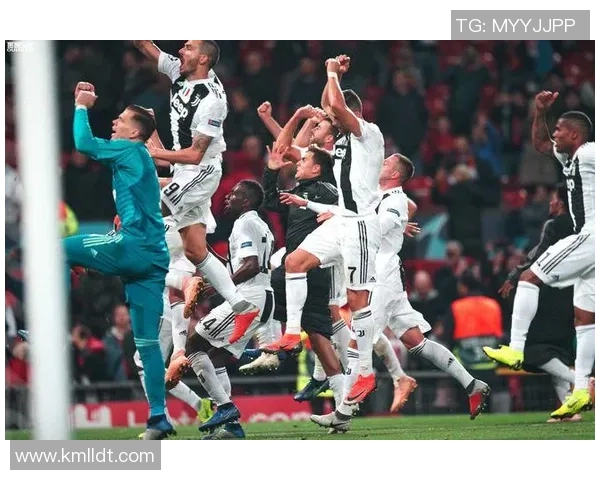 尤文图斯对阵曼联精彩录像回顾及赛后分析10月24日赛事亮点